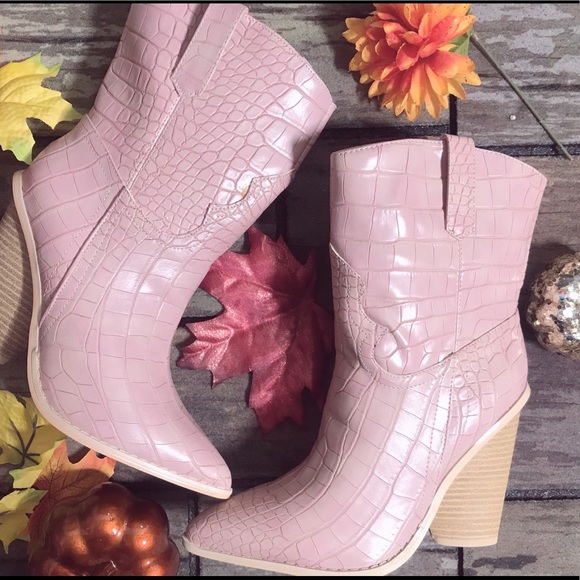 Shoes - 🔥 NEW SALE $10🔥The Hottest Boot Around🔥